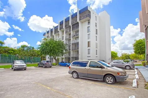 9682 Fontainebleau Boulevard Miami FL 33172