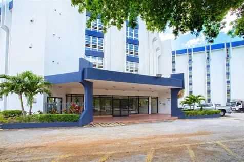 9682 Fontainebleau Boulevard Miami FL 33172