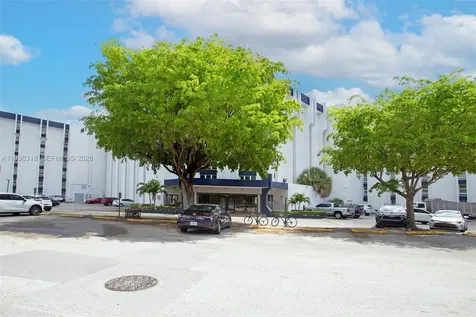 9682 Fontainebleau Boulevard Miami FL 33172