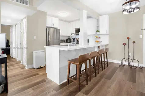 9682 Fontainebleau Boulevard Miami FL 33172