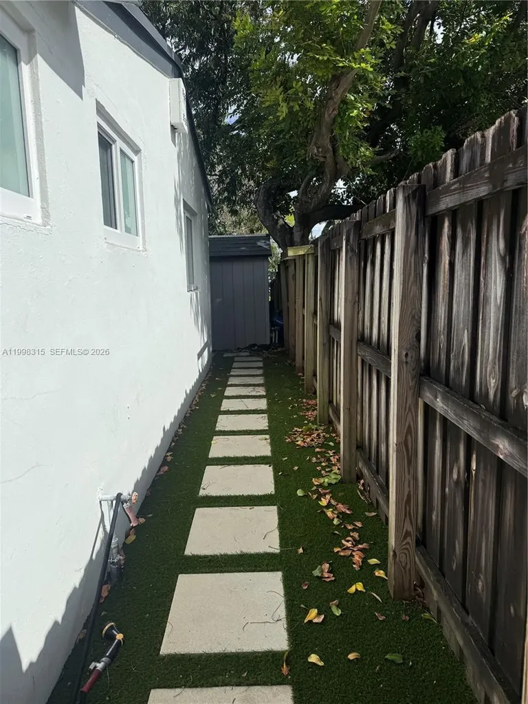 3043 Hayes Street Hollywood FL 33021