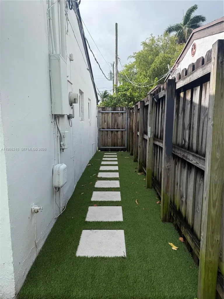 3043 Hayes Street Hollywood FL 33021