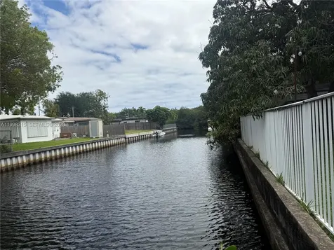3043 Hayes Street Hollywood FL 33021