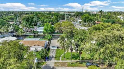 3043 Hayes Street Hollywood FL 33021