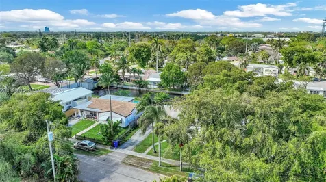 3043 Hayes Street Hollywood FL 33021