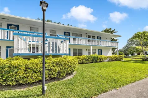 121 Prescott F Deerfield Beach FL 33442