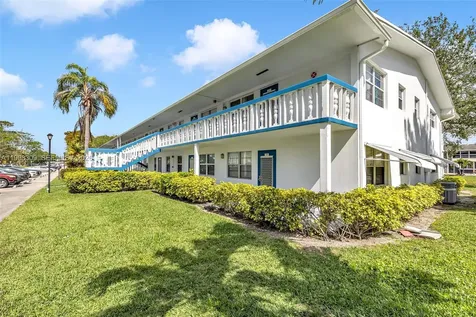 121 Prescott F Deerfield Beach FL 33442