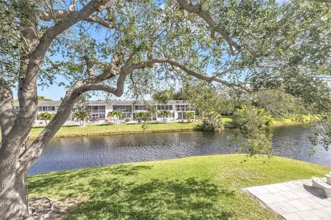 121 Prescott F Deerfield Beach FL 33442
