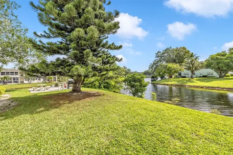121 Prescott F Deerfield Beach FL 33442