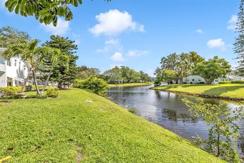 121 Prescott F Deerfield Beach FL 33442