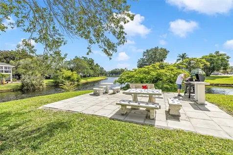 121 Prescott F Deerfield Beach FL 33442