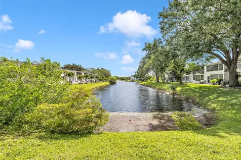 121 Prescott F Deerfield Beach FL 33442