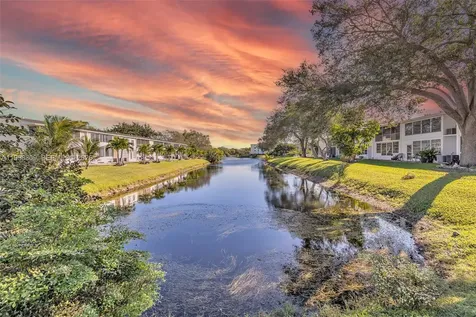 121 Prescott F Deerfield Beach FL 33442