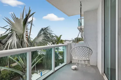 7910 Harbor Island Drive North Bay Village FL 33141