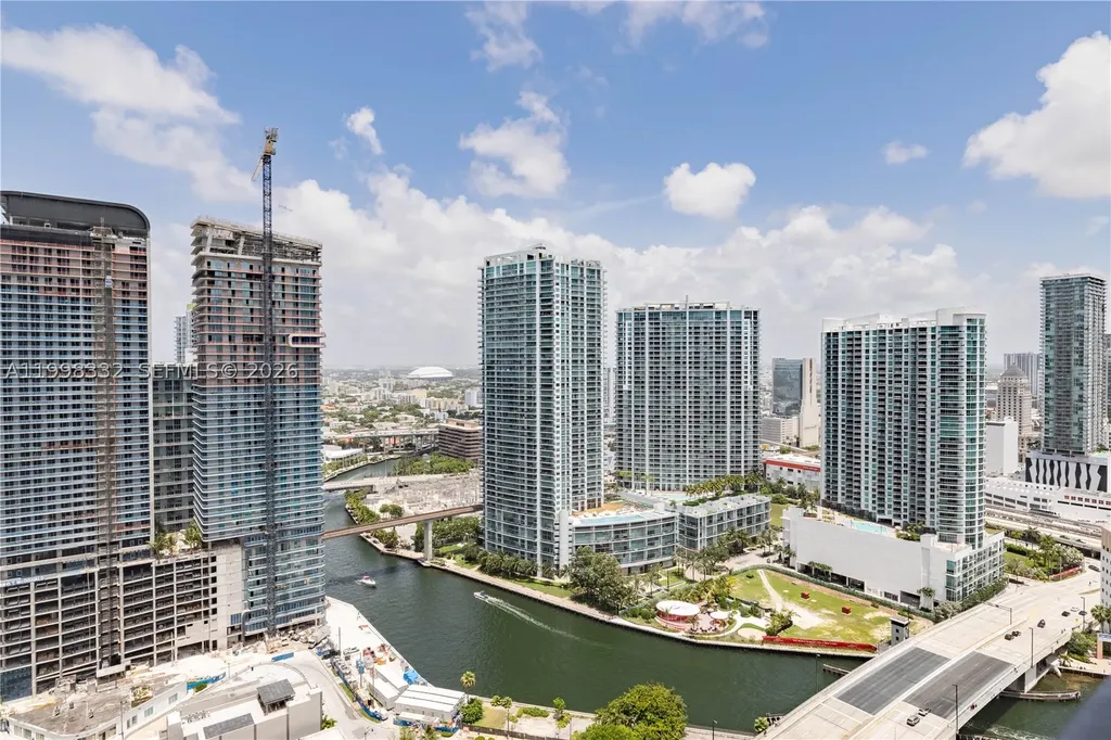 68 SE 6th Street Miami FL 33131