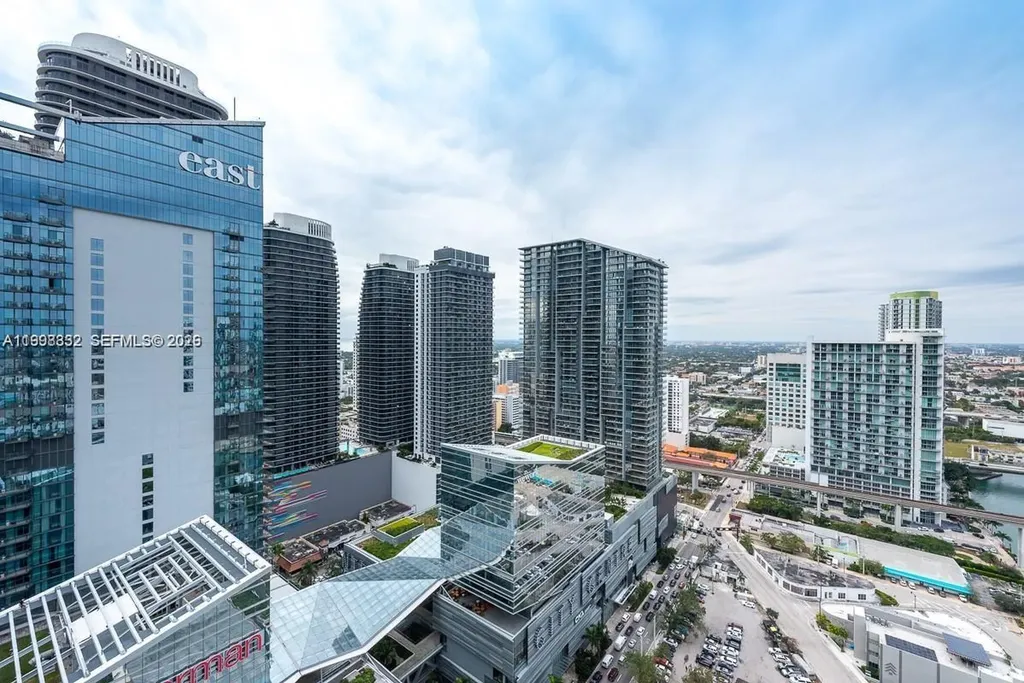 68 SE 6th Street Miami FL 33131
