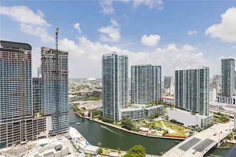 68 SE 6th Street Miami FL 33131