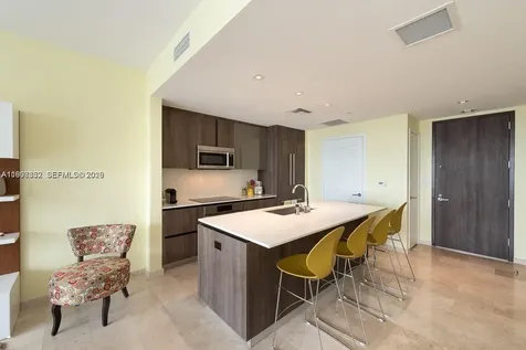 68 SE 6th Street Miami FL 33131