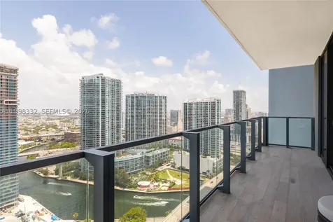 68 SE 6th Street Miami FL 33131