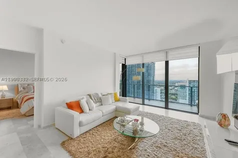 68 SE 6th Street Miami FL 33131