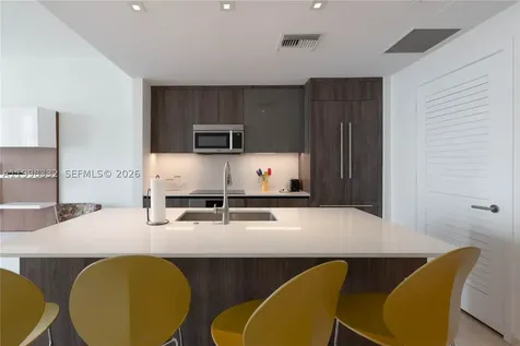 68 SE 6th Street Miami FL 33131