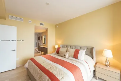 68 SE 6th Street Miami FL 33131