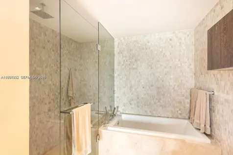 68 SE 6th Street Miami FL 33131