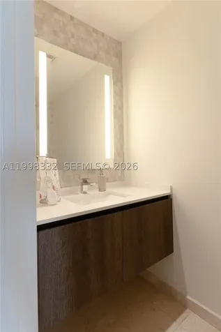68 SE 6th Street Miami FL 33131