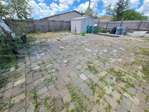 712 SE 8th Street Cape Coral FL 33990