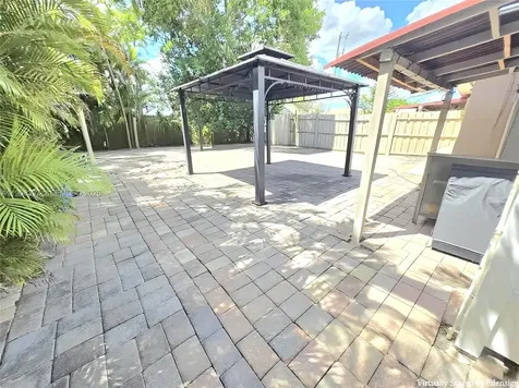 712 SE 8th Street Cape Coral FL 33990
