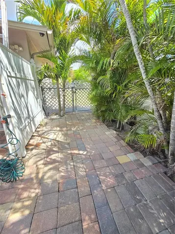 712 SE 8th Street Cape Coral FL 33990