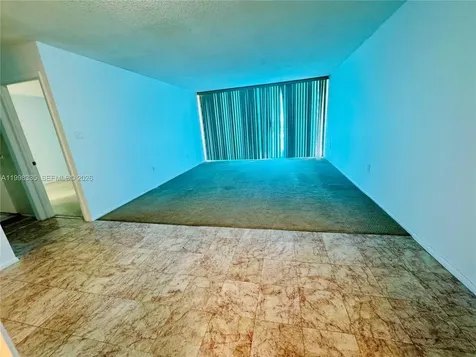 18011 Biscayne Boulevard Aventura FL 33160