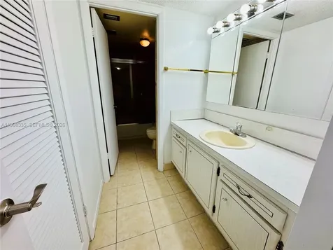 18011 Biscayne Boulevard Aventura FL 33160