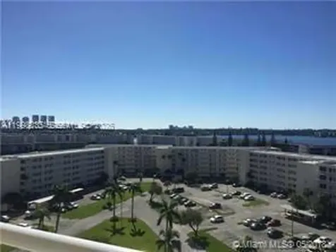 18011 Biscayne Boulevard Aventura FL 33160