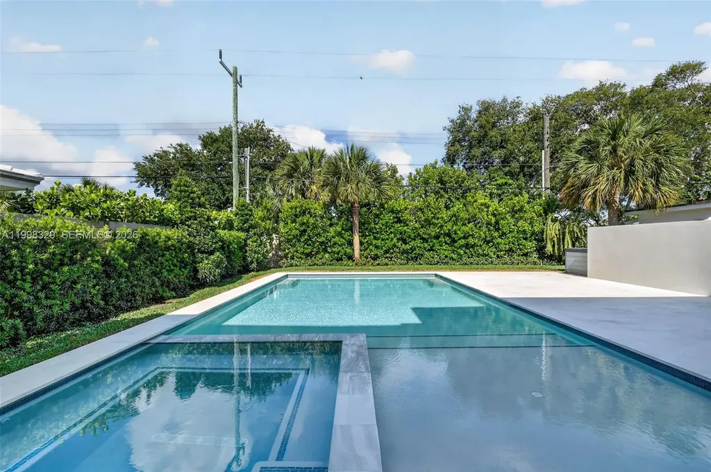 1017 S Palmway Lake Worth FL 33460