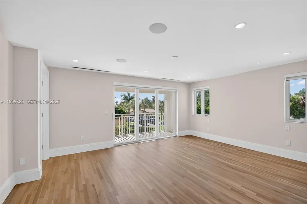 1017 S Palmway Lake Worth FL 33460