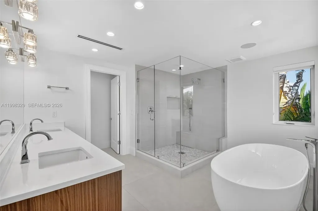 1017 S Palmway Lake Worth FL 33460