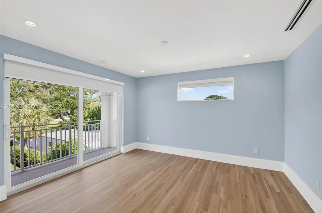 1017 S Palmway Lake Worth FL 33460