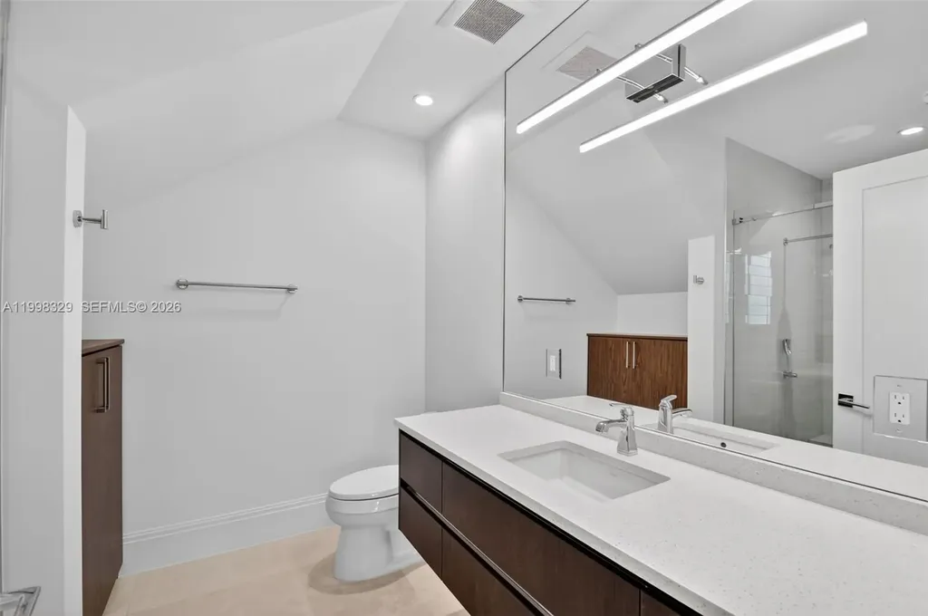 1017 S Palmway Lake Worth FL 33460