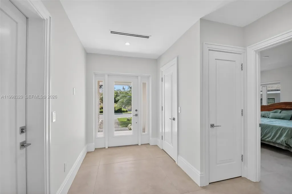 1017 S Palmway Lake Worth FL 33460