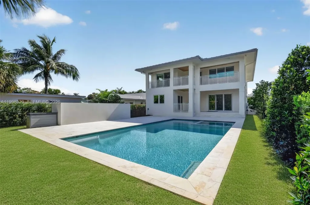 1017 S Palmway Lake Worth FL 33460