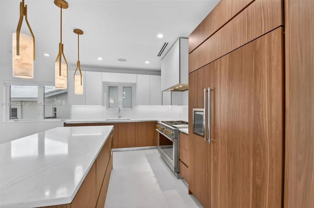 1017 S Palmway Lake Worth FL 33460