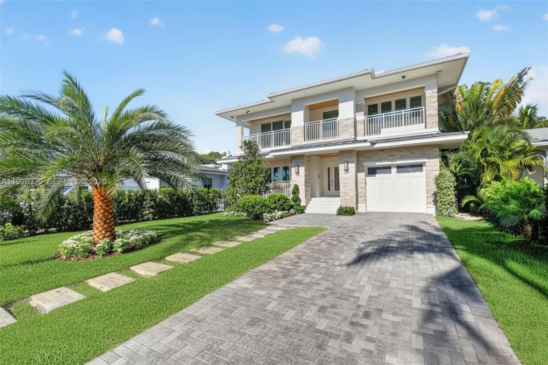 1017 S Palmway Lake Worth FL 33460
