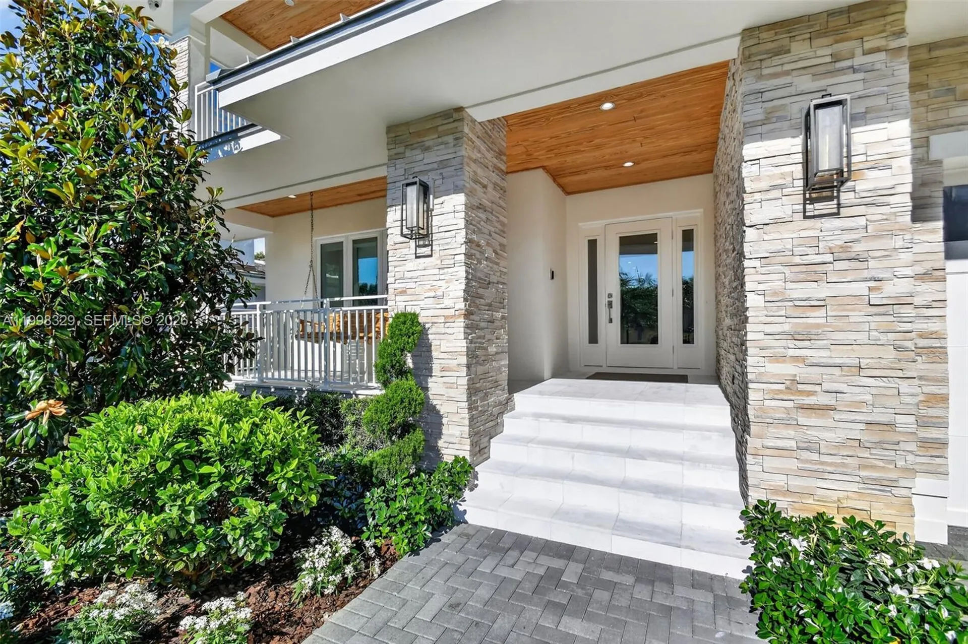 1017 S Palmway Lake Worth FL 33460