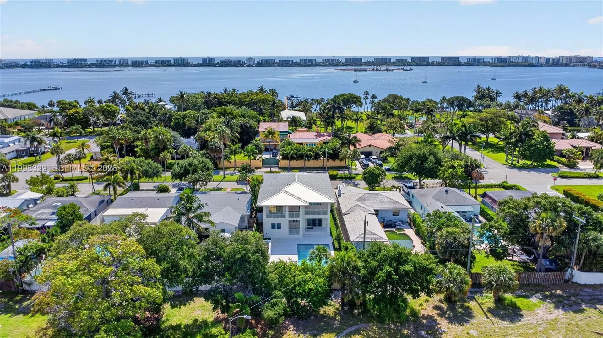 1017 S Palmway Lake Worth FL 33460