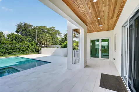 1017 S Palmway Lake Worth FL 33460