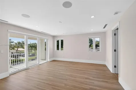 1017 S Palmway Lake Worth FL 33460