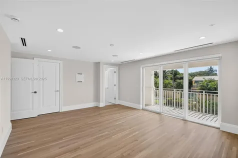 1017 S Palmway Lake Worth FL 33460
