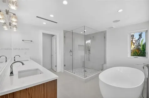 1017 S Palmway Lake Worth FL 33460