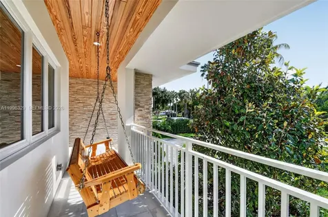 1017 S Palmway Lake Worth FL 33460